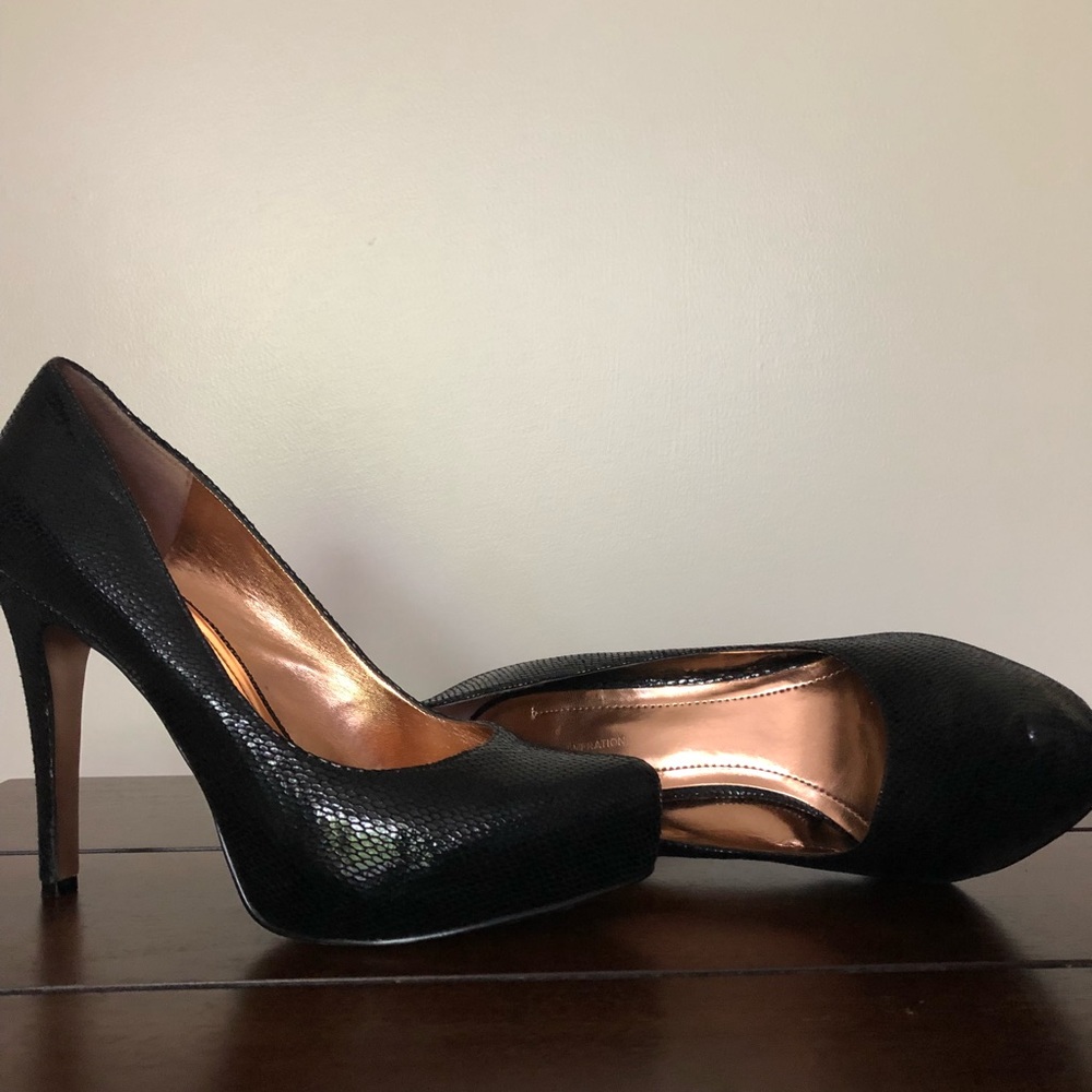 BCBG Black Snake Print Platform Pump, Size 9.5